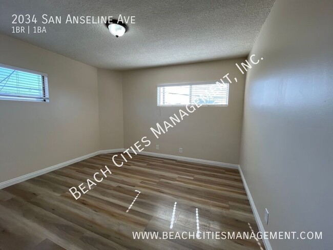 Building Photo - Spacious 1 Bedroom 1 Bath located in Long ...