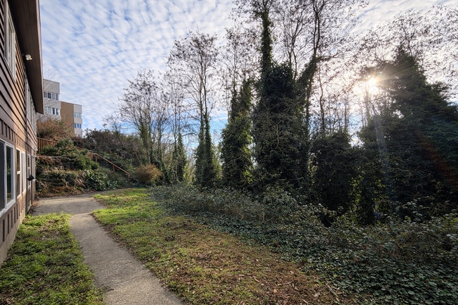 Building Photo - 3bd/3ba Seattle Home