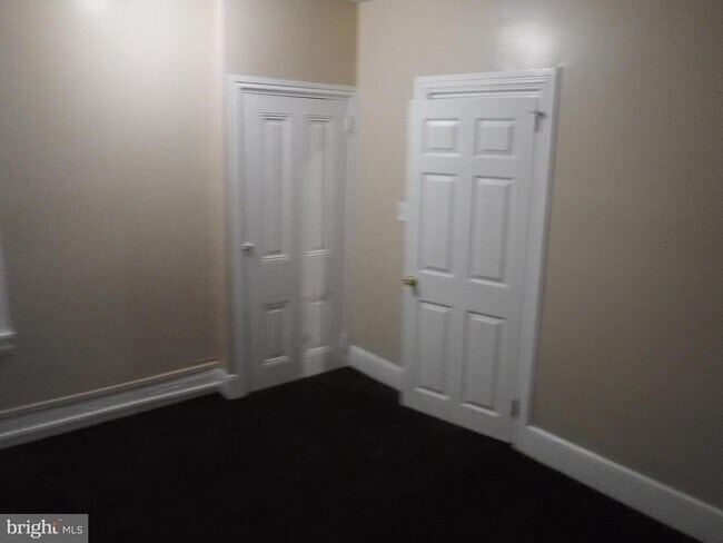 Building Photo - 540 George St