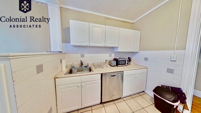 Building Photo - 72 Egmont St