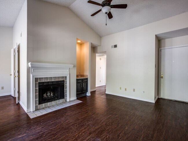 Building Photo - 8550 Fair Oaks Crossing