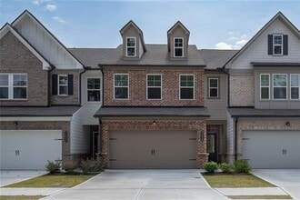 Building Photo - 2425 Livi Ln