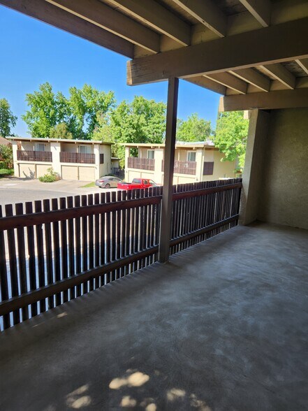 Building Photo - 6043 Leafwood Dr