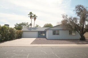 Building Photo - 3614 S Newberry Rd