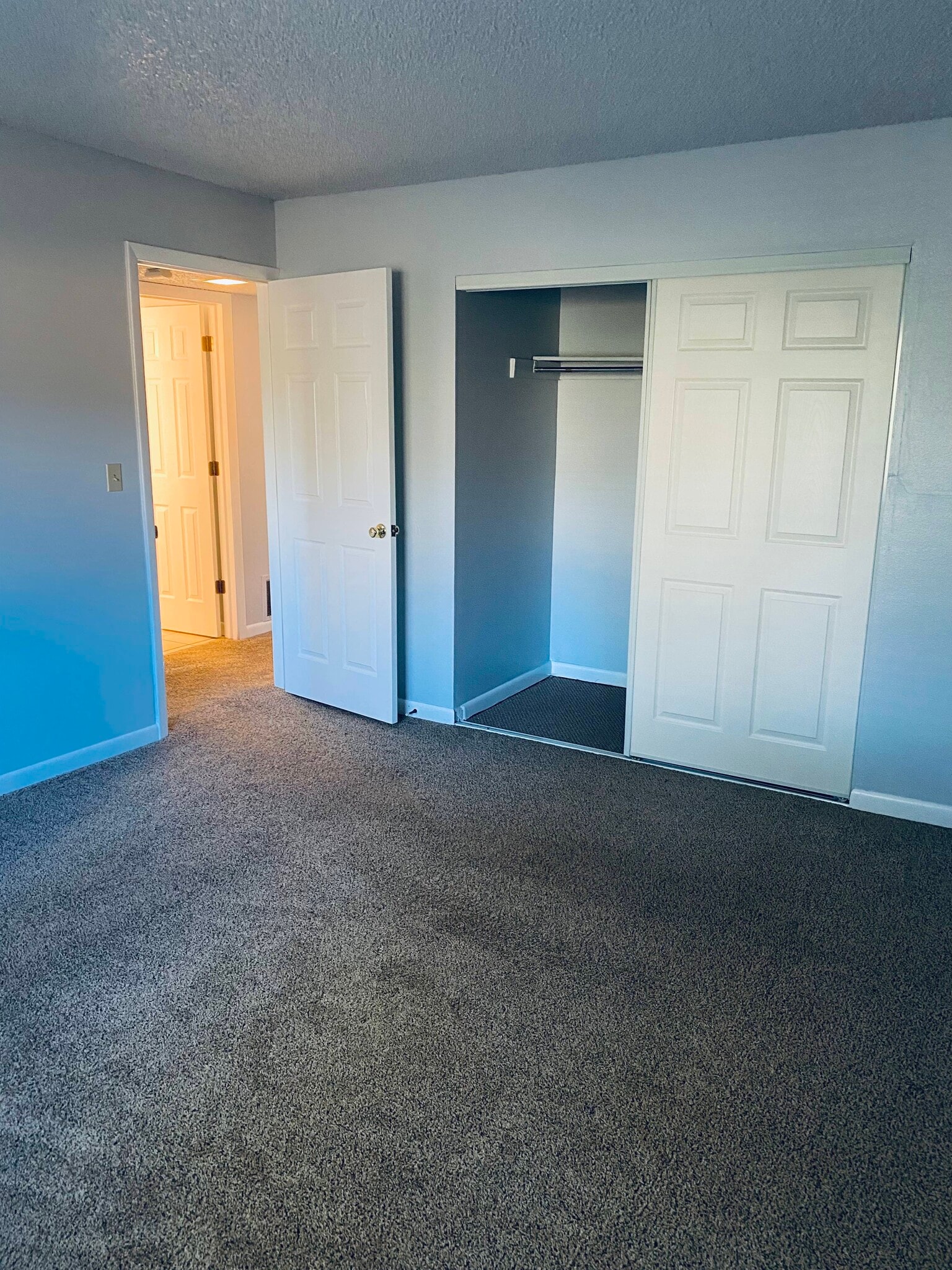 Master Bedroom - 1465 Manitou Blvd