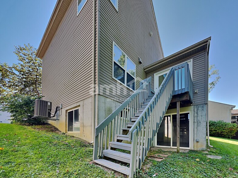 Building Photo - 4498 Megan Danielle Dr