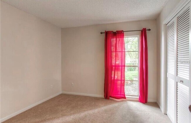 Building Photo - 1761 Lakeview Village Dr