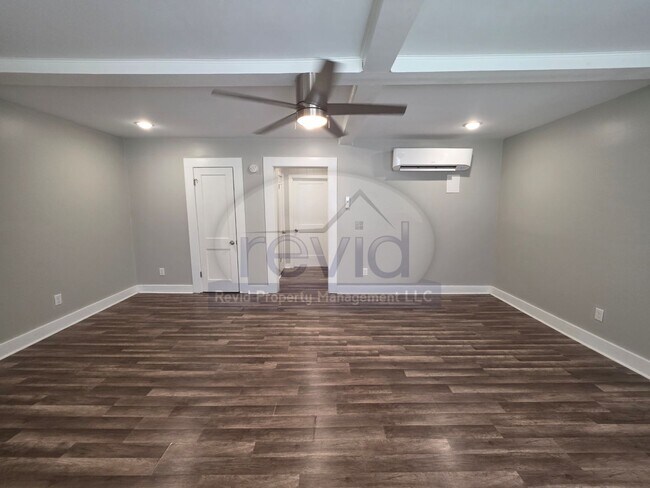 Building Photo - 3523 Barwood Cir