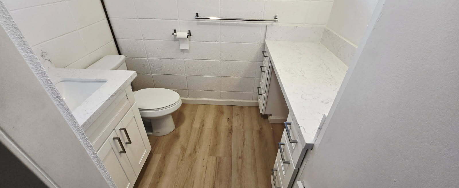 Building Photo - 909 University Ave