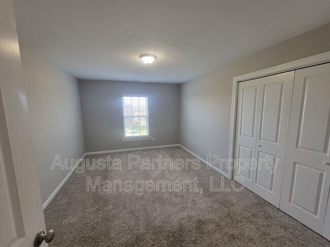 Building Photo - 1733 Ethan Way