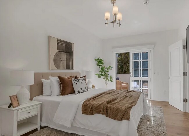 Building Photo - Hidden-Gem Townhouse in WeHo: 2 Bed/2.5 Bath, Private Entrance + Patios, 2 Parking, Norma Triangle