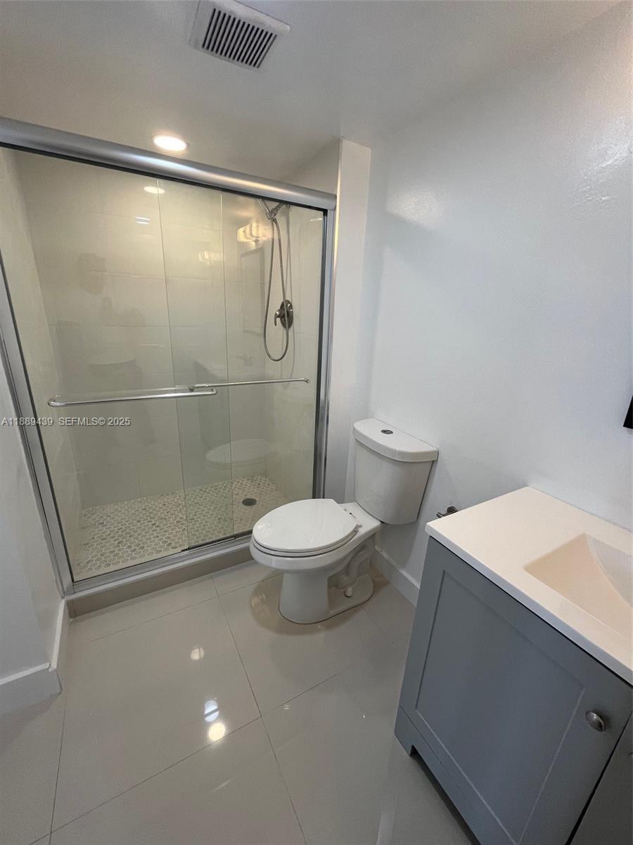 Building Photo - 20505 E Country Club Dr