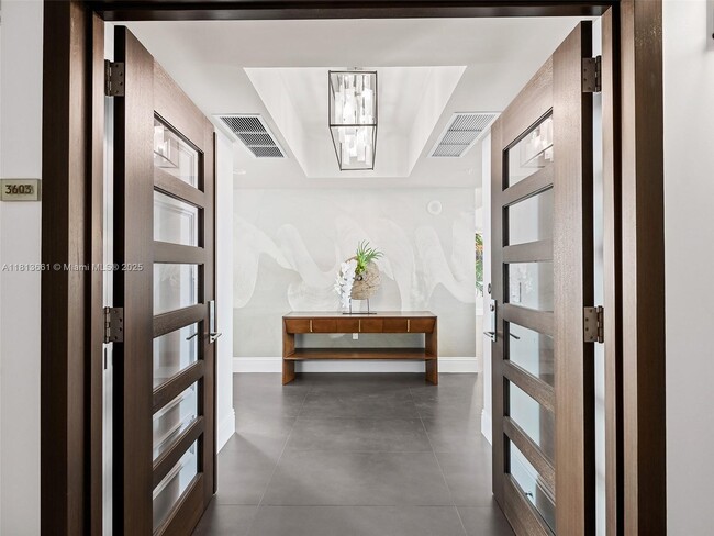 Building Photo - 333 Las Olas Way