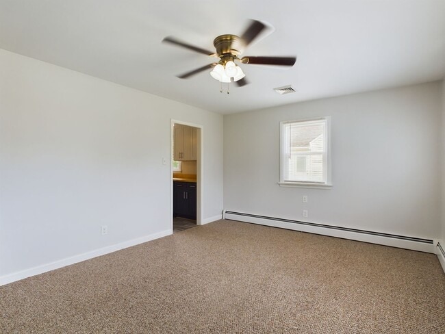 Building Photo - 3005 Putney Rd