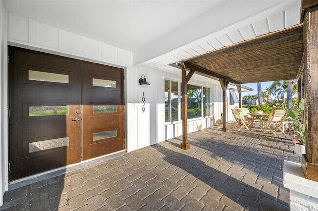 Building Photo - 1029 Bal Harbour Dr