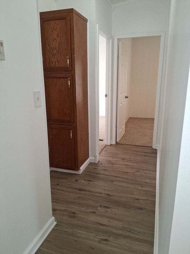 Building Photo - Charming 4BR Home in Cave Springs