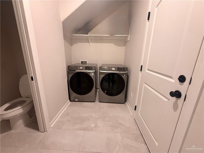 Building Photo - 18 Retama St