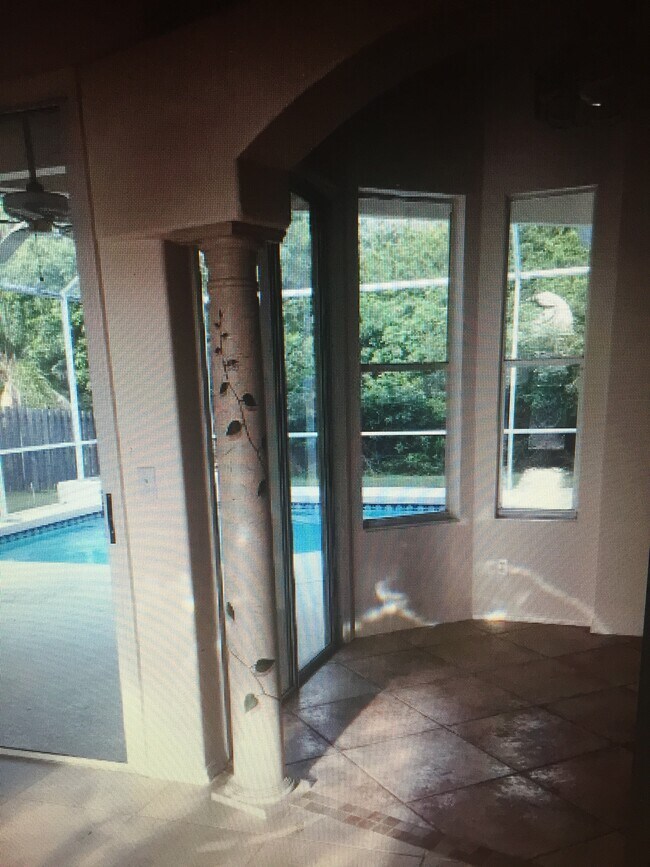 Building Photo - 7165 42nd Ct E