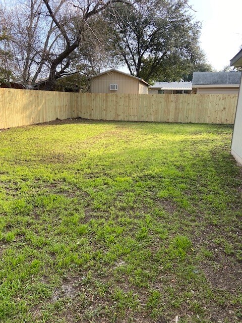 Backyard - 2626 W Ashby Plz