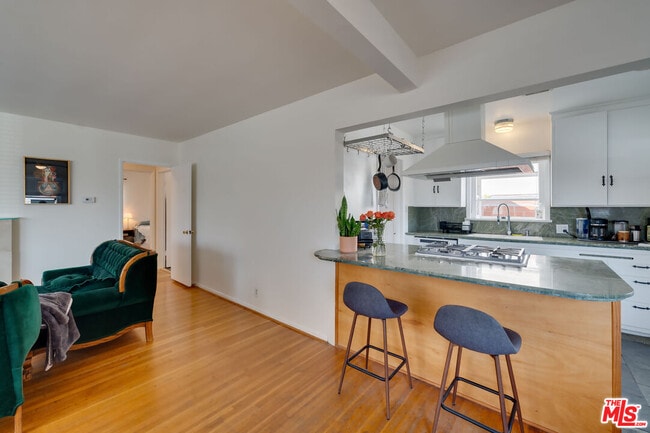 Building Photo - 8305 Colegio Dr