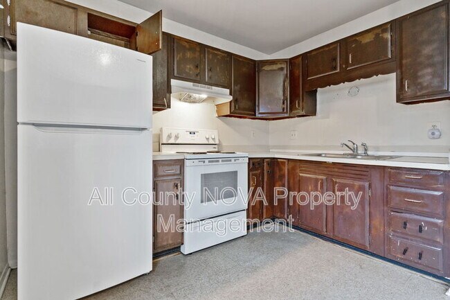 Building Photo - 906 Anvil Rd