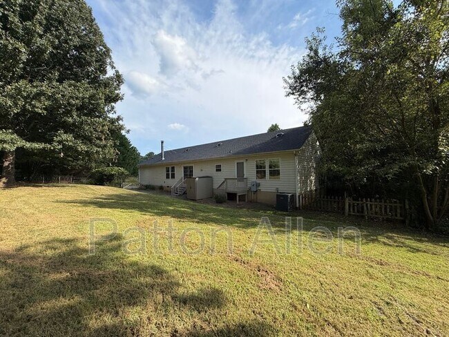 Building Photo - 18 Meadowview Terrace