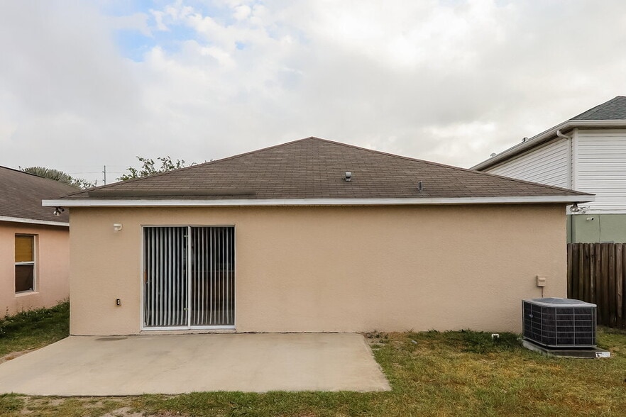 Building Photo - 11426 Ivy Flower Loop