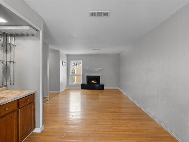 Building Photo - 18515 Egret Bay Blvd