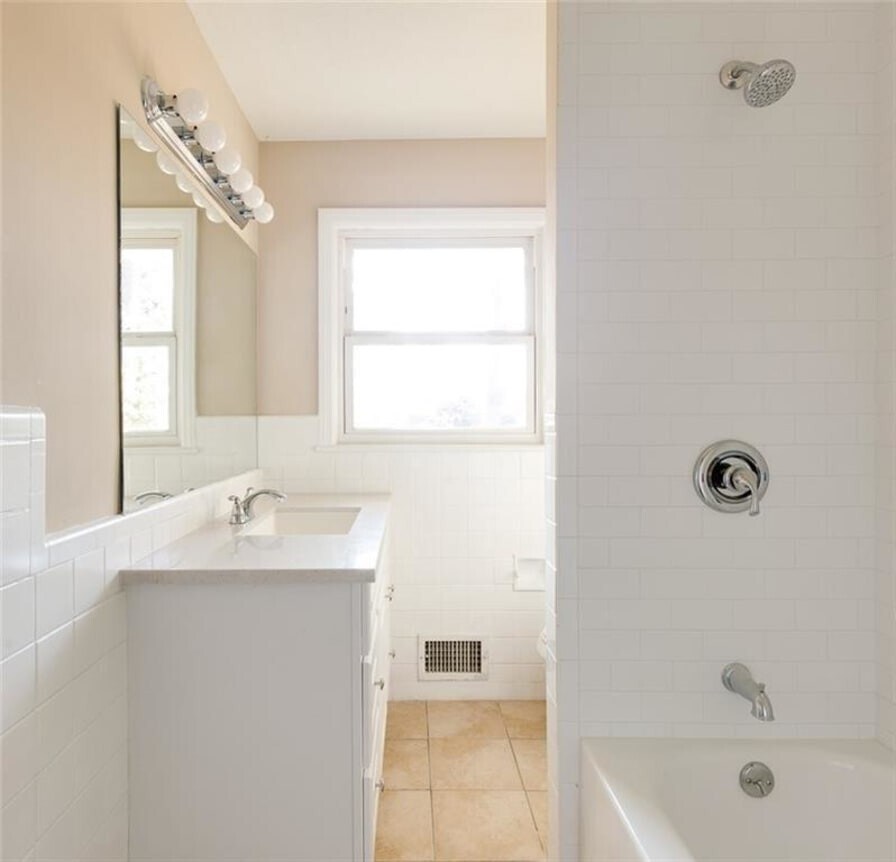 Building Photo - 1831 Shepherd Cir SW