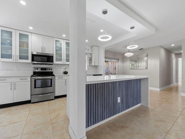 Building Photo - 3605 SW 122nd Pl