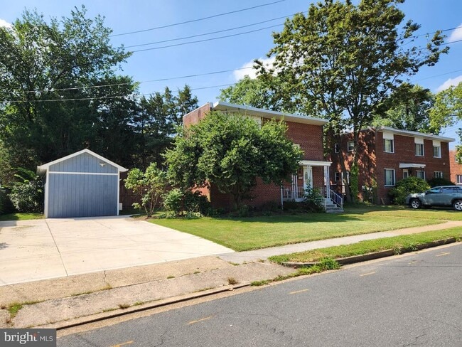 Building Photo - 3212 13th Rd S