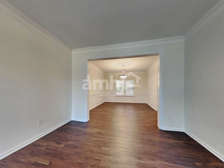 Building Photo - 219 Chandeleur Dr