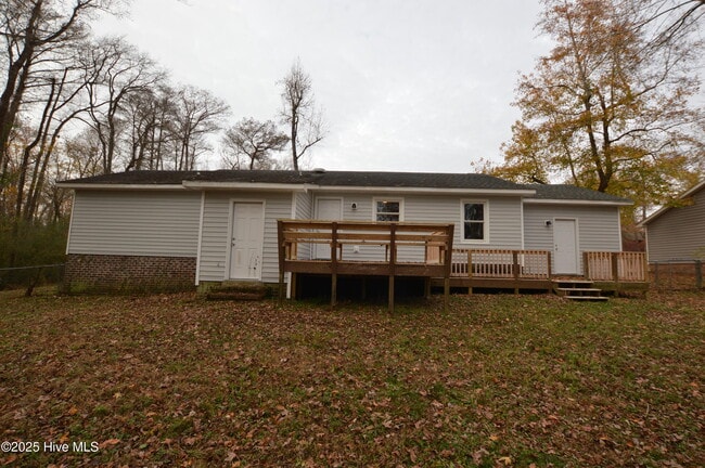 Building Photo - 307 Stillwood Dr