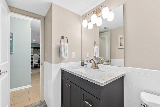 Building Photo - 11 Oceanside Dr