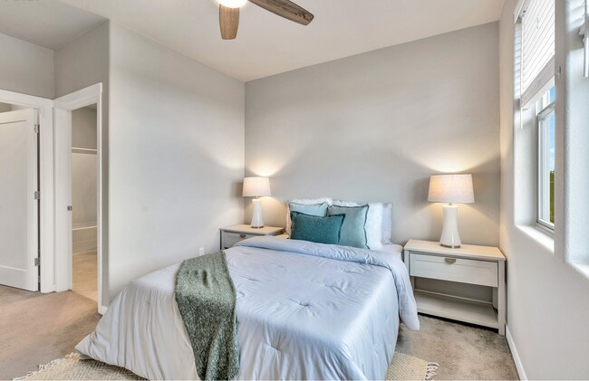 Building Photo - 17181 SW Snowdale St