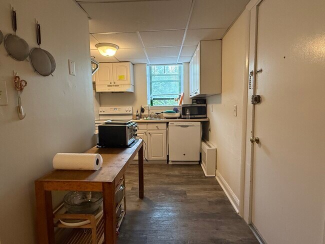 Building Photo - 34 A Park St