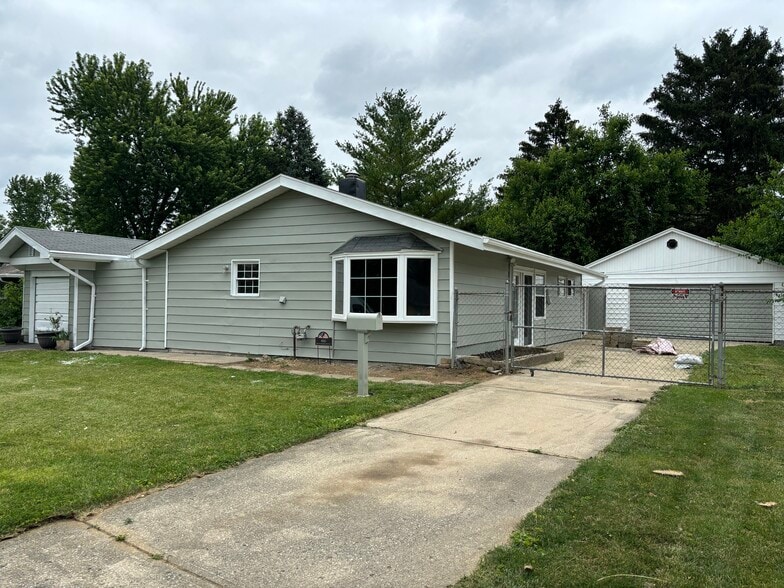 Building Photo - 480 S Hayden Ave