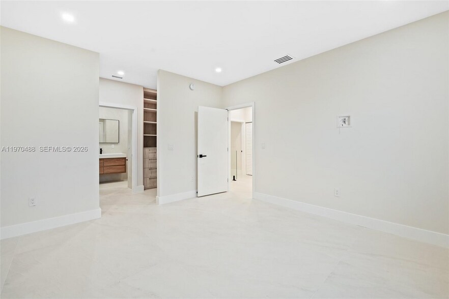 Building Photo - 8511 NW 141st Ter