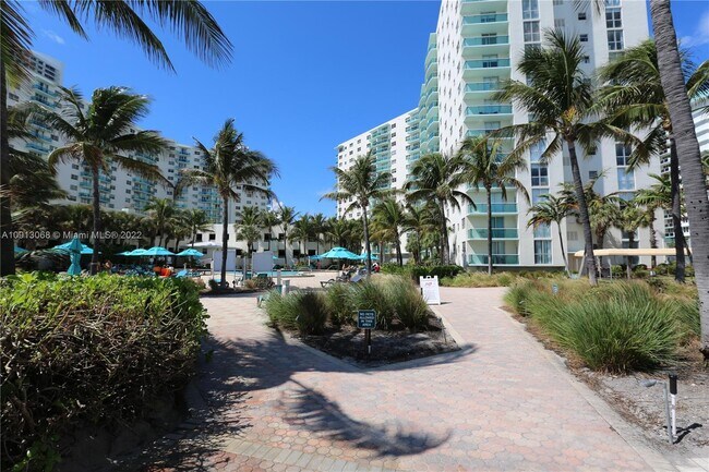 Building Photo - 3901 S Ocean Dr