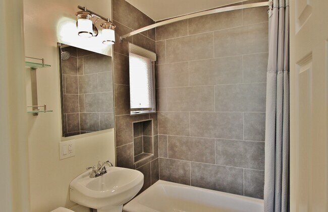 Building Photo - 7328 VISTA DEL MAR Ln