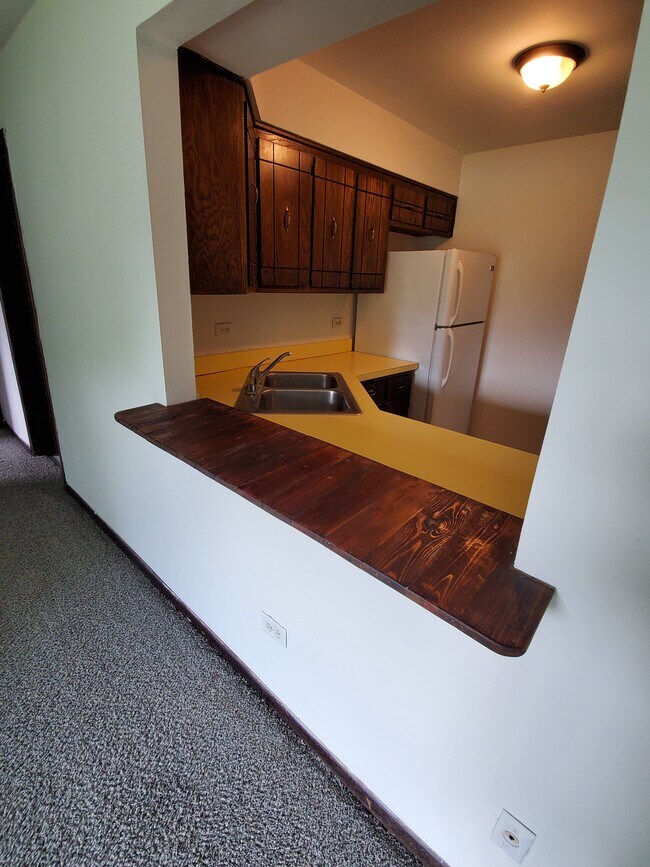 All you need is a couple of stools - 1023 Shagbark Ct