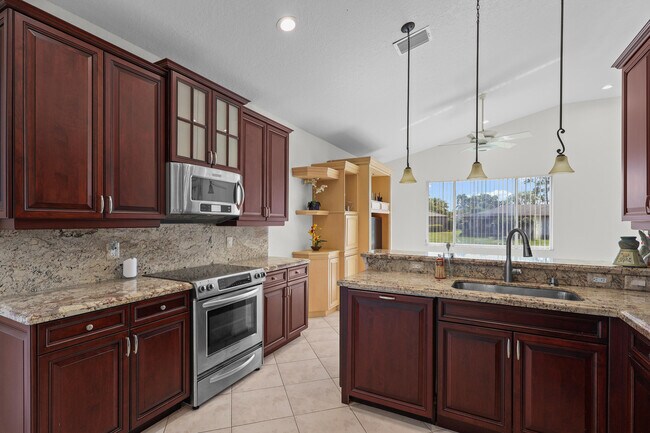 Building Photo - 7835 NW 78th Ave