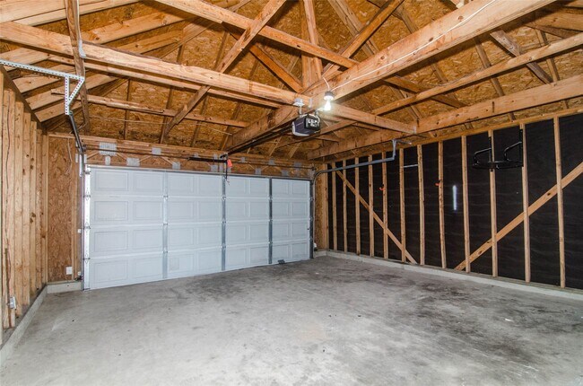 Building Photo - 6415 Mountain Pines Ln