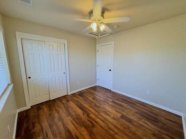 Building Photo - 4629 Stern Dr