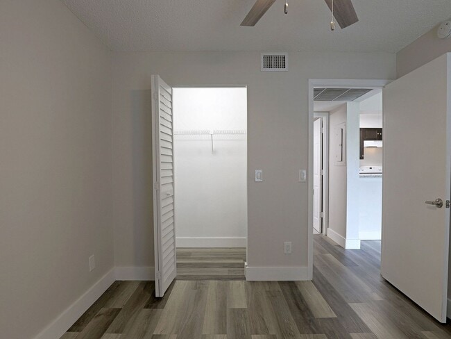 Building Photo - Mystic Gardens 5303-315 Summerlin Rd Fort ...