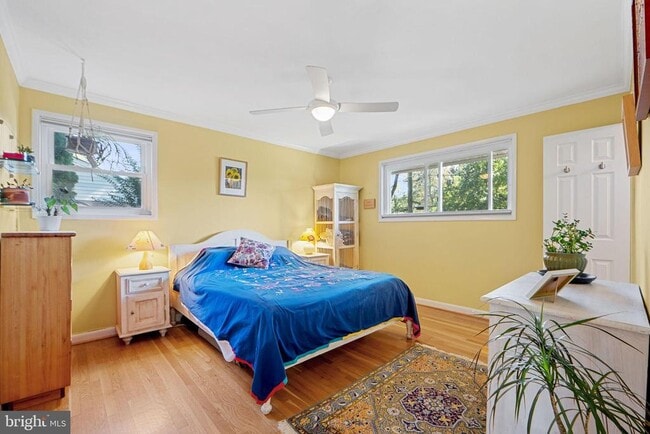 Building Photo - 5929 Avon Dr