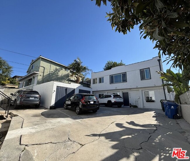 Building Photo - 1928 1/4 Santa Ynez St