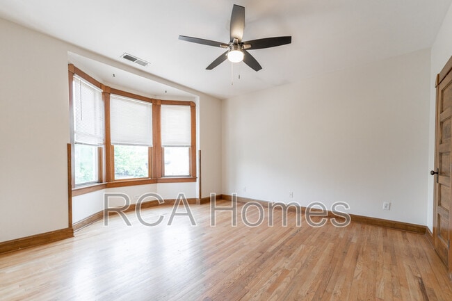 Building Photo - 243 E 11th St