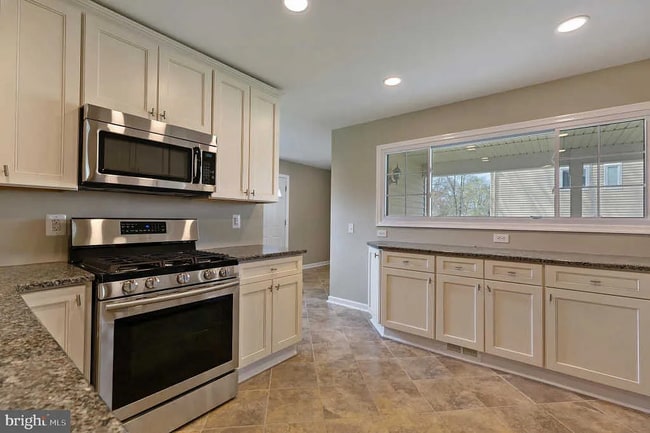 Building Photo - 304 Browning Ln