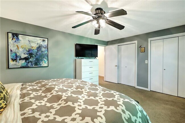Building Photo - 28 Marigold Cir
